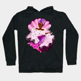 Mermaid spa day in Oyster clam shell 3 - Black anime mermaid in bubble bath. Pretty black girl with Afro hair, green eyes, Cherry pink lips and dark brown skin. Hair love ! Hoodie